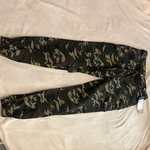 Camouflage jogger pants, size M,